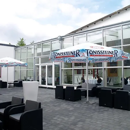 楚姆斯特林宾馆 *