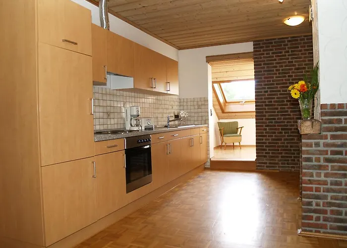 楚姆斯特林宾馆 *