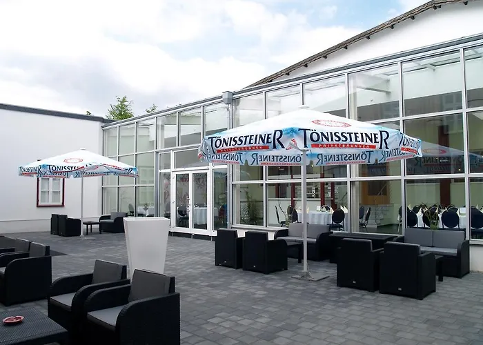 楚姆斯特林宾馆 *